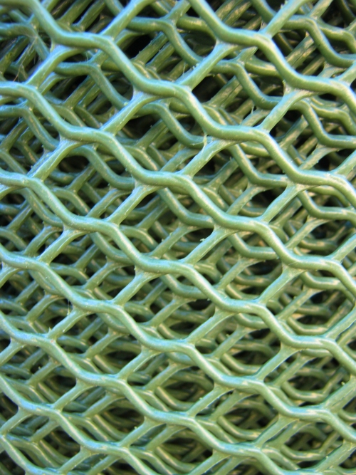 Пластиковая сетка. Ячейка 12 х 15 мм