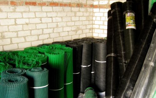 Пластиковая сетка для ограждения. Ячейка 30 х 30 мм.